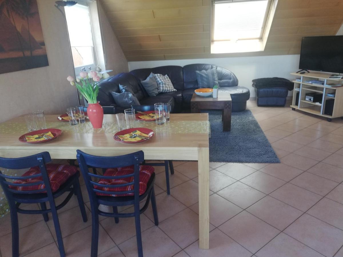 Anna - Neue Ferienwohnung Mit Blick Ins Gruene Ober-Abtsteinach Luaran gambar